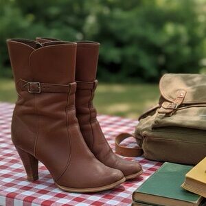 Vintage Canadian Pebbled Cognac Camel Brown Leather Ankle Boots Buckle Boho